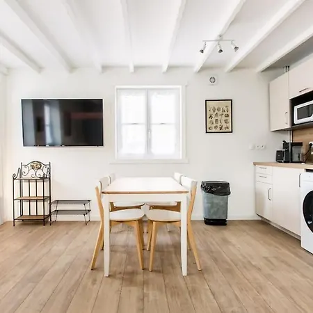 La Petite Cominoise Apartment